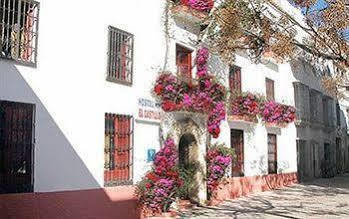 El Castillo Apartment *